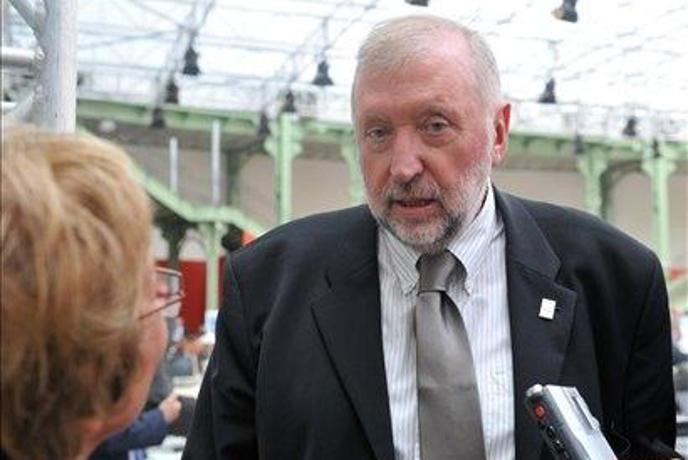 Peče sprašuje Rupla o srbski noveli zakona o privatizaciji