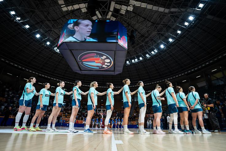 Slovenija Italija slovenska ženska košarkarska reprezentanca | Foto: FIBA