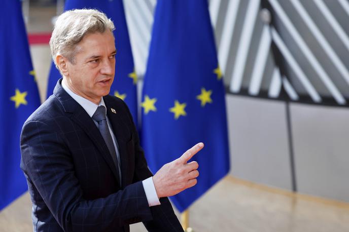 Robert Golob | Sporočilo, ki je razburilo premierja, je ambasada objavila le nekaj dni pred nedeljskim referendumom o dodatku k pokojninam umetnikov, ki ga je predlagala opozicijska SDS. | Foto Guliverimage