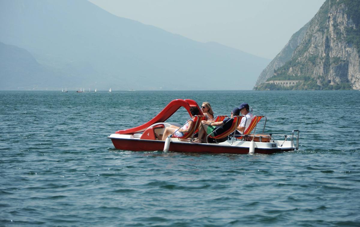 Turisti na Gardskem jezeru | Zlasti julija letos je bilo na Gardskem jezeru malo nemških turistov. | Foto Guliverimage