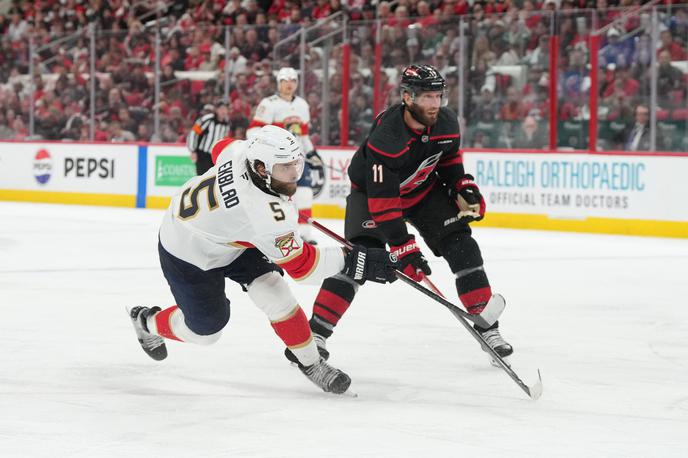 Carolina Hurricanes : Florida Panthers | Hokejisti s Floride lovijo drugo zmago, Carolina pa izenačenje na 1:1 v seriji. | Foto Reuters