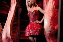 Še ena mesna obleka za Lady Gaga