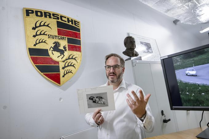 Vodja Porschejevih arhivov je Frank Jung, ki je na to pozicijo stopil leta 2018. Gre za človeka, ki verjetno ve največ o Porscheju in njegovi zgodovini. Obenem je njegova družina tesno povezana s samo znamko. Ustanovili so “Stuttgarter Karosseriewerk Reutter & Co”, ki je bila tesen partner pri oblikovanju novih modelov vse od leta 1931 dalje. | Foto: Porsche