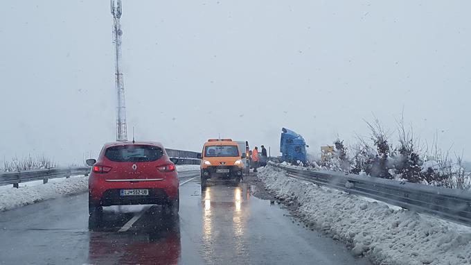tovornjak avtocesta sneg | Foto: Gregor Pavšič