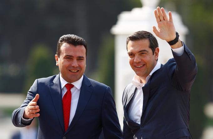 To je prvi uradni obisk kakšnega grškega premierja v Skopju od razglasitve severnomakedonske neodvisnosti leta 1991. Do njega prihaja po lanski sklenitvi Prespanskega sporazuma o imenu nekdanje jugoslovanske republike, v skladu s katerim ga je letos spremenila v Severno Makedonijo. | Foto: Reuters