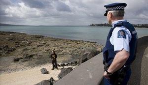 Novozelandska policija aretirala mornarje z lopato