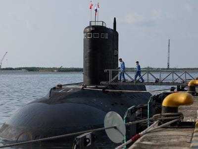 Velika Britanija mesec dni sledila trem ruskim podmornicam