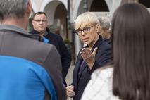 Nataša Pirc Musar, Novo mesto, obisk, pogovori, Romi, občina