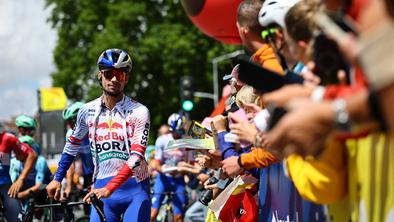 Kaj se je v četrti etapi dogajalo s Primožem Rogličem? #video