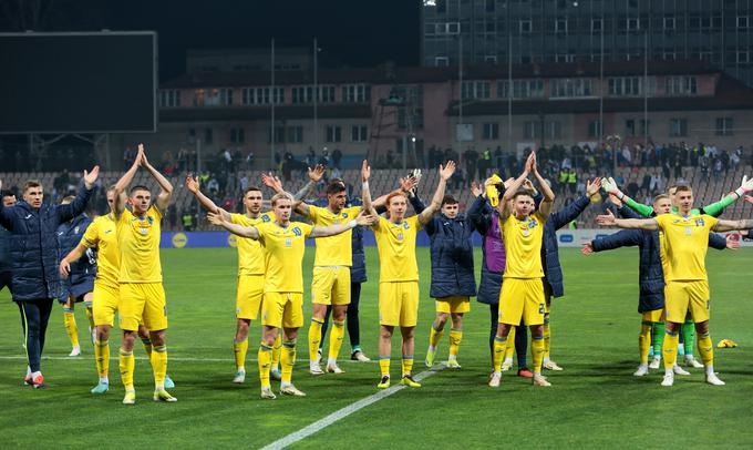 Veselje Ukrajine, ki bo v finalu na Poljskem iskala pot do preboja na Euro 2024.  | Foto: Reuters
