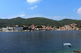 Panika na hrvaški plaži: zaradi fekalij se raje ne kopajte