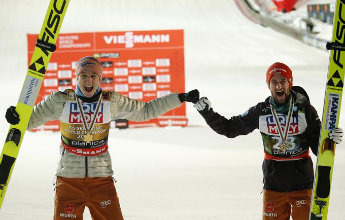 S Karlom Geigerjem sta se na svetovnem prvenstvu v poletih na Letalnici bratov Gorišek v Planici veselila zlatega in bronastega odličja. | Foto: Reuters