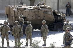 V napadu v Afganistanu ubitih šest vojakov Nata
