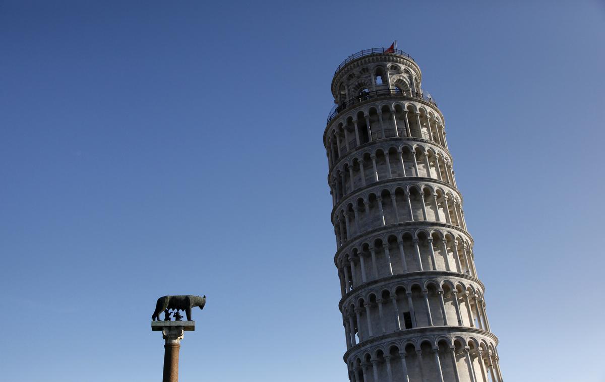 Poševni stolp v Pisi | Znameniti poševni stolp v Pisi je ena od največjih kulturnih znamenitosti Italije. | Foto Reuters