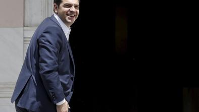 Pred posojilodajalci in Grčijo je dolga noč, pogajanja se nadaljujejo