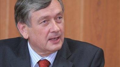 TVS: Čeprav še niso odpoklicani, slovenski veleposlaniki že doma