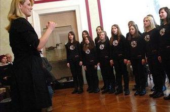 Karmina Šilec domačo kulturno sceno širi z glasbenim gledališčem