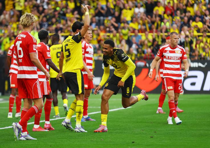 Borussia Dortmund je prišla do prve zmage v letošnji bundesligi. | Foto: Reuters