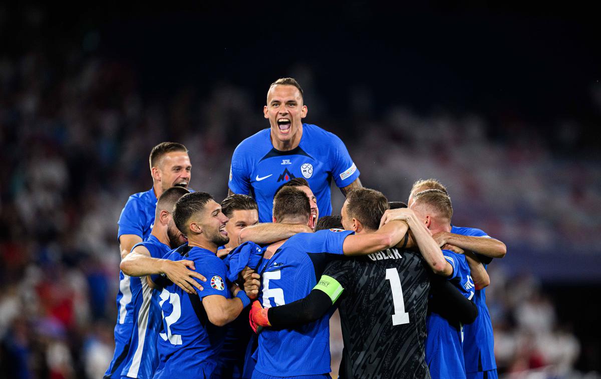 Slovenija euro 2024 | Slovenski nogometaši so bili priča zgodovinski uvrstitvi v izločilne boje evropskega prvenstva. Danes bodo izvedeli, s kom se bodo pomerili v osmini finala. | Foto Guliverimage