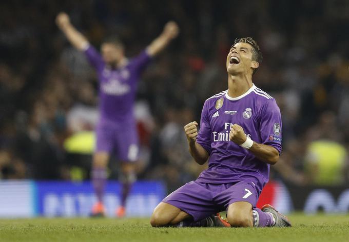 Cristiano Ronaldo je letos tudi obraz na naslovnici videoigre Fifa 18.  | Foto: Reuters