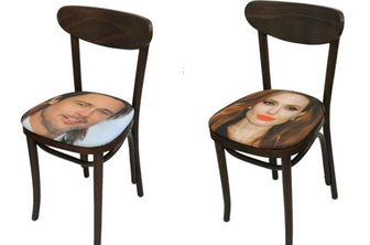 Koliko denarja bi odšteli, da sedete na glavo Angeline Jolie ali Brada Pitta?