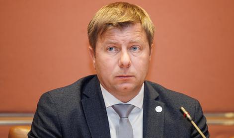 Delodajalci ob nestrinjanju glede obvezne božičnice protestno zapustili sejo ESS