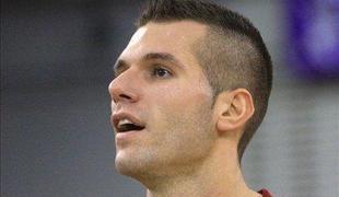 Tušek dobro razpoložen