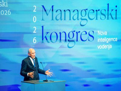 Janša na Managerskem kongresu: Življenje v Sloveniji ni slabo, a nujna nova smer razvoja