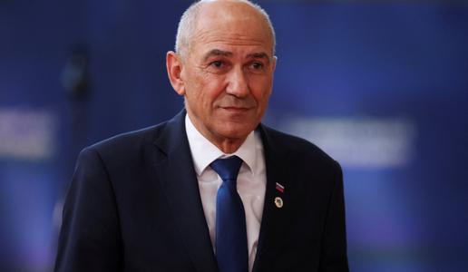 Janša diplomatom: Zunanjo politiko vodi vlada, samo to je uradna politika Slovenije