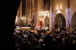 Kristjani pri polnočnih mašah pričakali božič