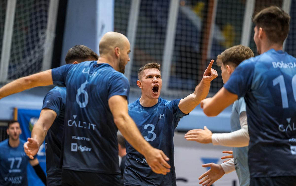 Calcit Volley | Calcit Volley ostaja stoodstoten. | Foto Jan Uršič