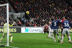 Šeško rešil Manchester, visoka zmaga Cityja, Arsenal samo do točke