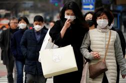 Kitajska: prvič po izbruhu manj novih okužb s koronavirusom