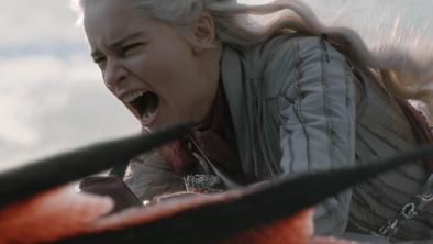 To je odziv Emilie Clarke, da je Daenerys postala nora kraljica #video