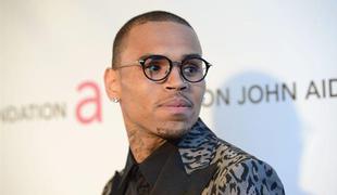 Chris Brown ponorel in grozil