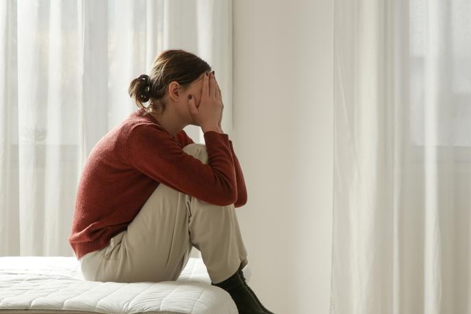 ženska, skrbi, obup, žalost | Foto Shutterstock