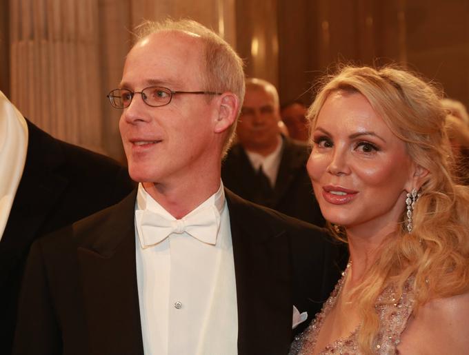 Drugi najbogatejši Avstrijec Georg Stumpf in njegova nekdanja partnerica Patricia Schalko leta 2018 v Dunajski operi. Stumpf je star 51 let, na svetovni lestvici milijarderjev pa je letos na 156. mestu. | Foto: Guliverimage