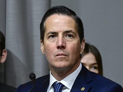 Ameriški senator ostro: “Kitajski avtomobili so kot rak, moramo jih prepovedati.”