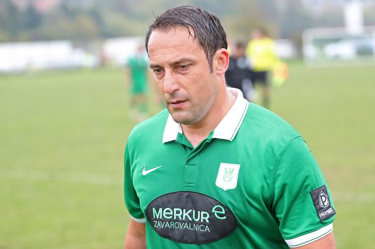 Nogometne čevlje je postavil v kot pri 41 letih. | Foto: Aleš Fevžer