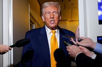 Trump s frontalnim napadom na Zelenskega: Začel je vojno
