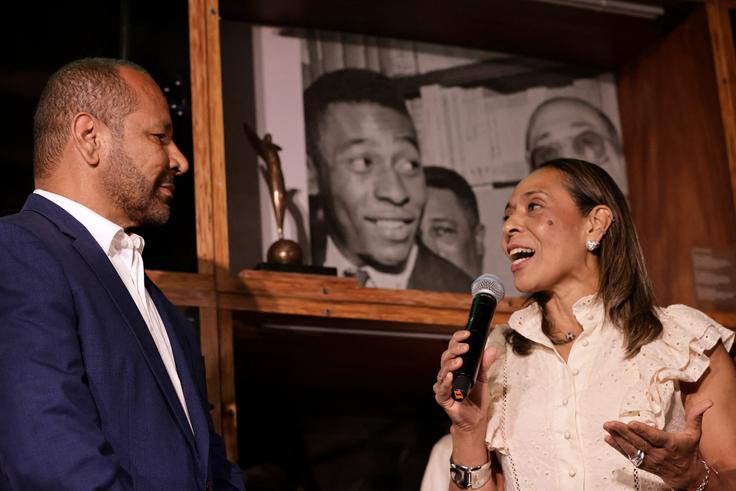 "Ni besed, s katerimi bi opisali čustva ob vrnitvi blagovne znamke, ki je duša, človečnost, ljubezen." | Foto: Reuters