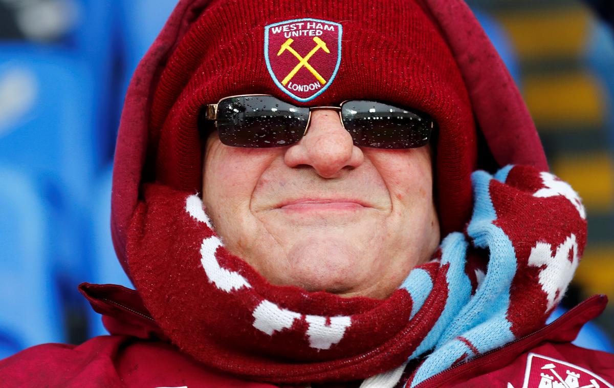 West Ham | Navijači že pošteno pogrešajo nogomet, a vprašanje, če se bo v tej sezoni še igralo. | Foto Reuters