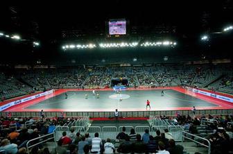 V futsal ligi pred premorom kar tri delitve točk