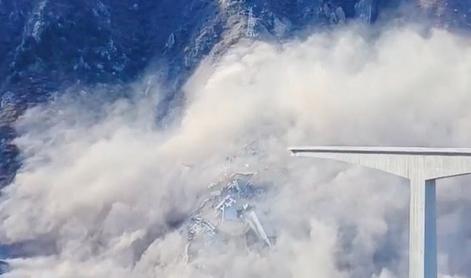 Trenutki katastrofe: na novo odprti most se je delno zrušil