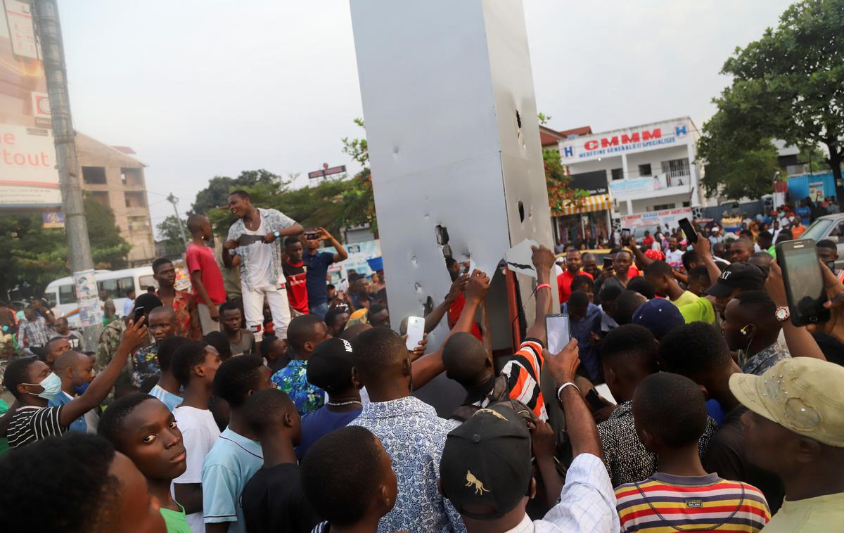 DR Kongo | V napadu na konvoj v DR Kongo sta bila danes ubita italijanski veleposlanik in 30-letni karabinjer. | Foto Reuters