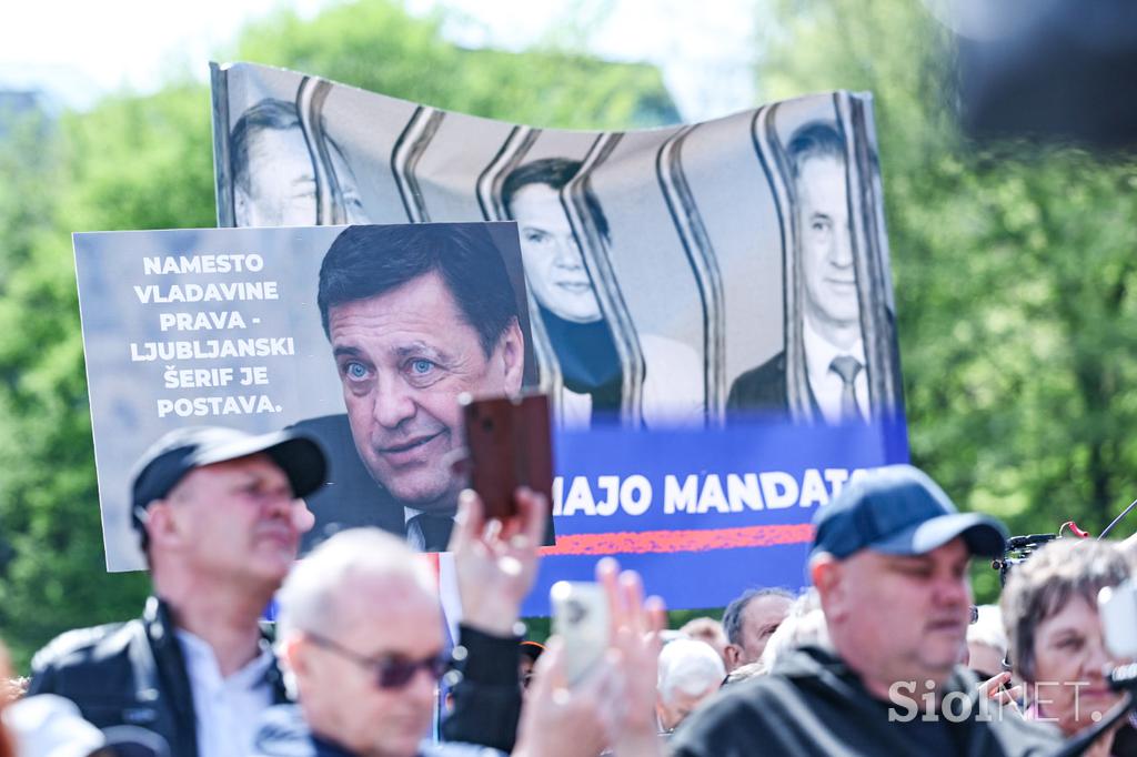 Protestni shod pred DZ-jem