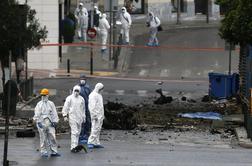 Pred obiskom Angele Merkel pred grško banko eksplodirala bomba (video)