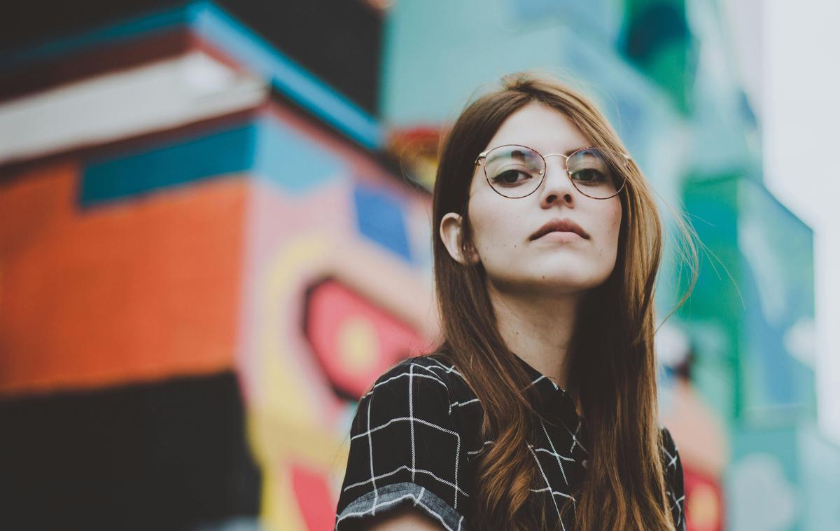 ženska, dekle, očala, dioptrija | Foto Pexels