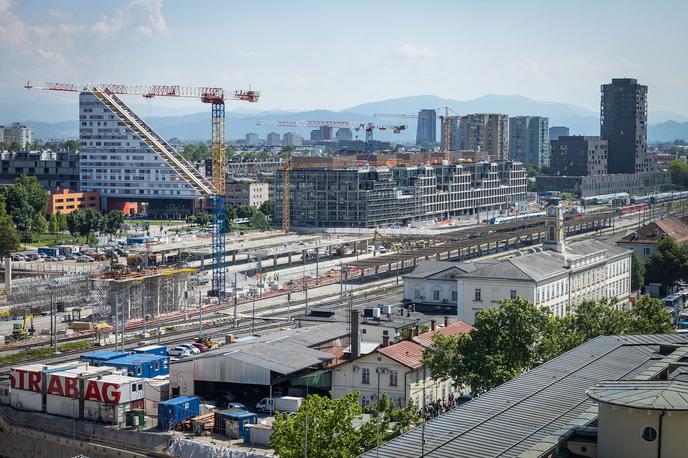 Emonika, železniška posatja, železnica, Ljubljana | Dela medtem ne bodo vplivala na vozni red vlakov, ki bodo vozili kot običajno, so dodali na Slovenskih železnicah. | Foto Bojan Puhek