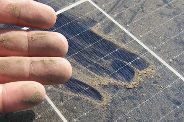 20 odstotkov manj elektrike? Kako preprečiti izgubo učinkovitosti sončnih panelov?